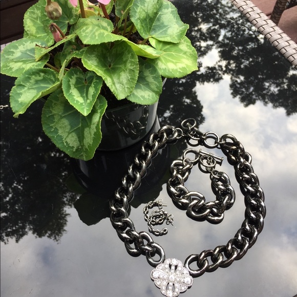 Lia Sophia Jewelry - Jewelry set